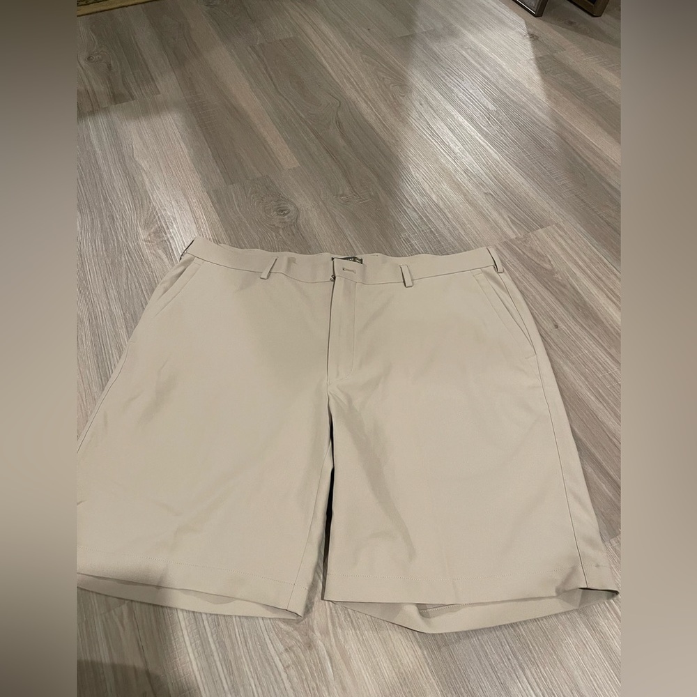 PETER MILLER men short
